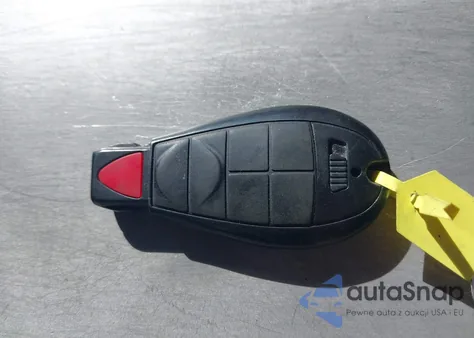 2011 Chrysler Town & Country Touring-L z USA, uszkodzony, nr VIN 2A4RR8DG9BR764502